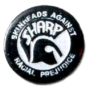 Pin 'SHARP England' black/white